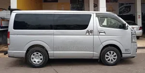 Toyota HiAce 2014 Silver