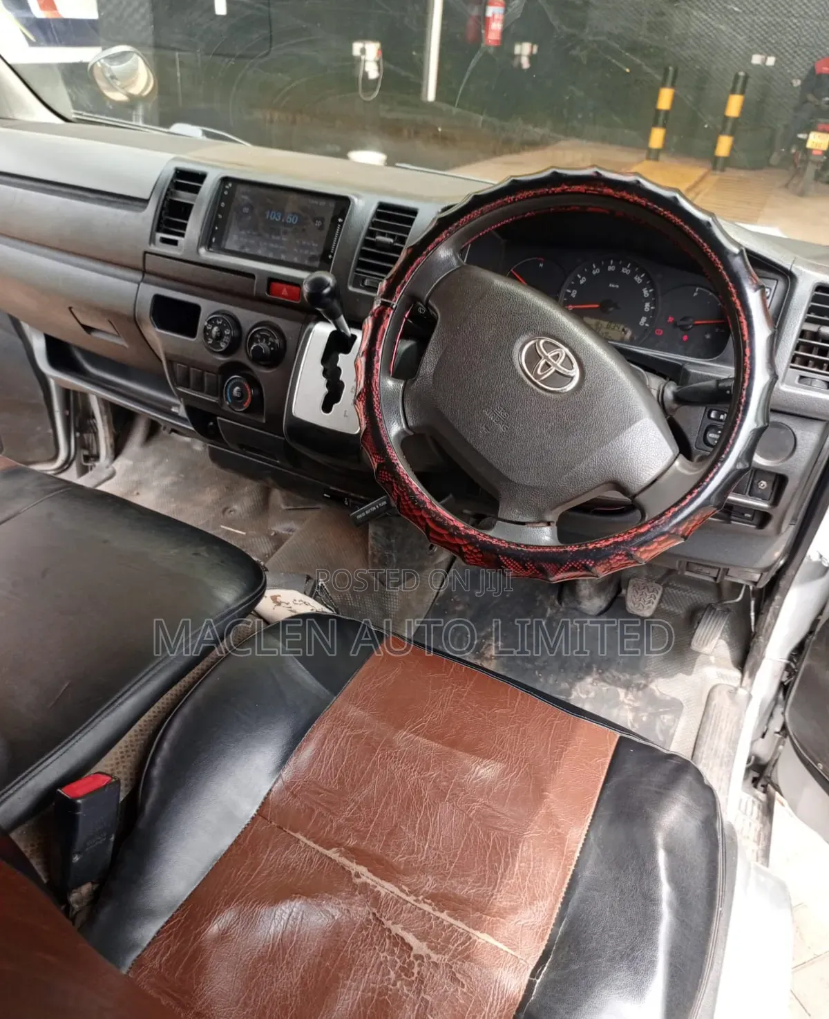 Toyota HiAce 2014 Silver