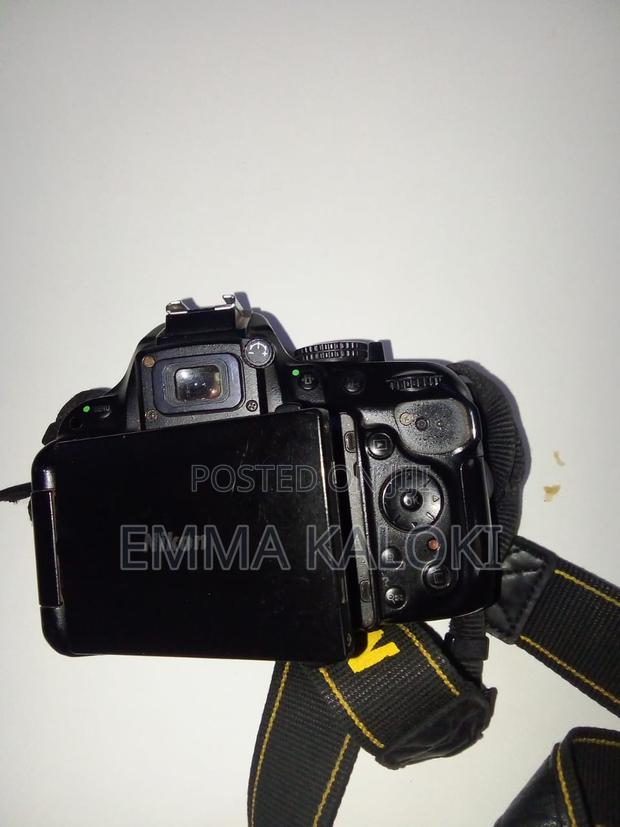 DSRL Camera - thumbnail 4