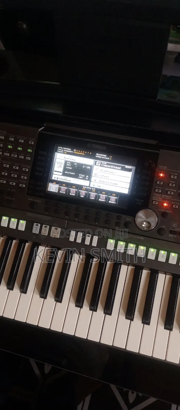 Yamaha PSR S975