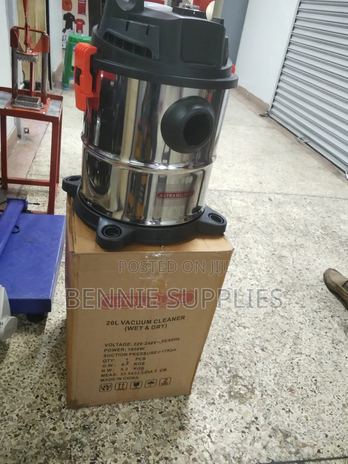 Astramilano Vacuum Cleaner