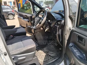 Toyota Noah 2017 Silver