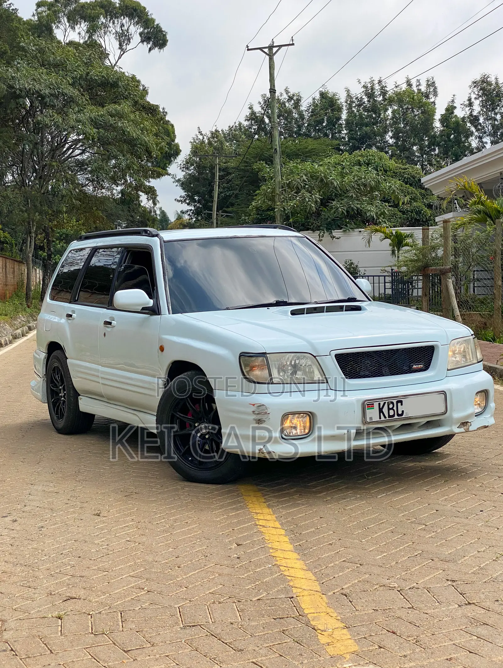 Subaru Forester 2001 White