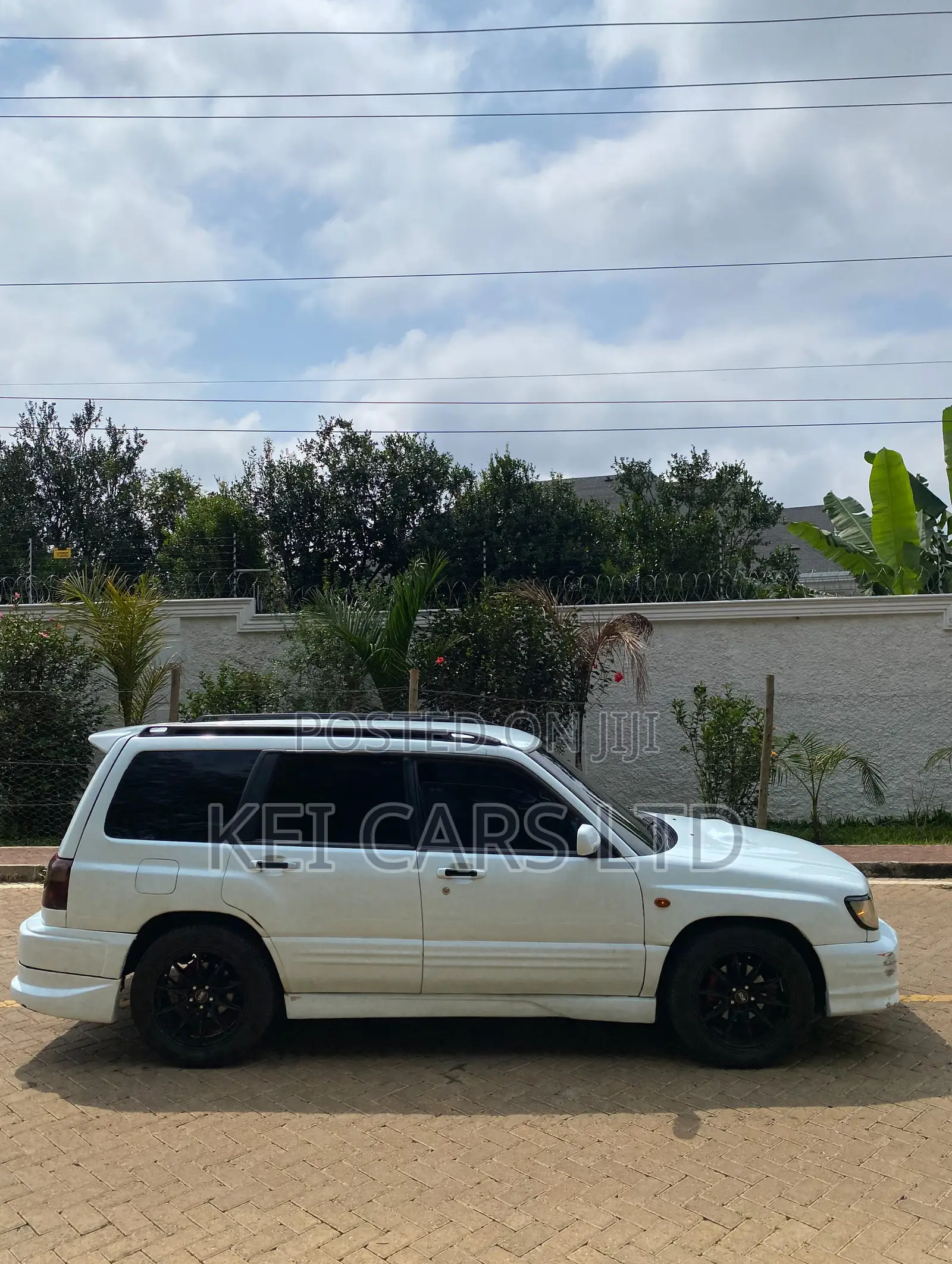 Subaru Forester 2001 White