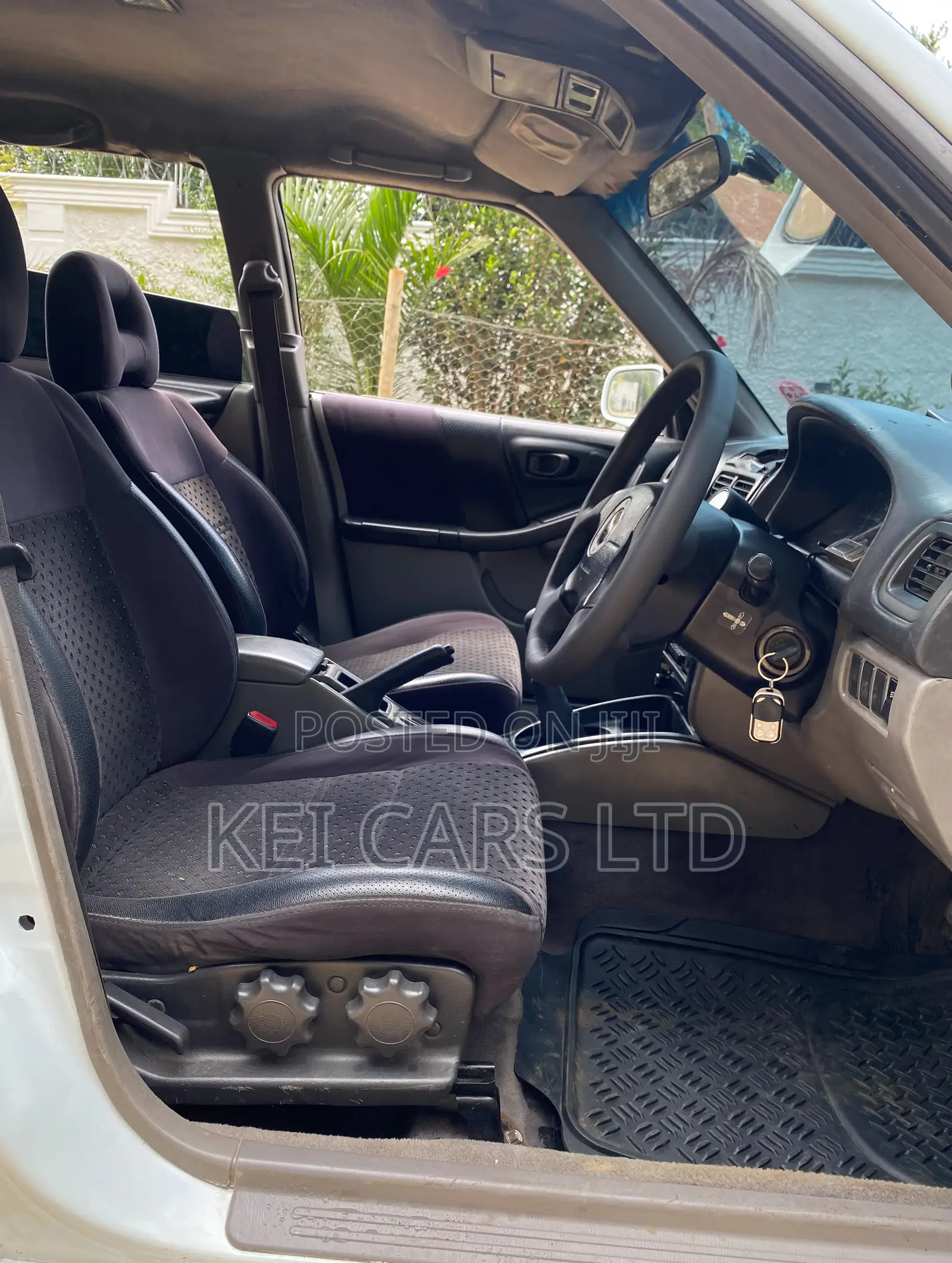 Subaru Forester 2001 White
