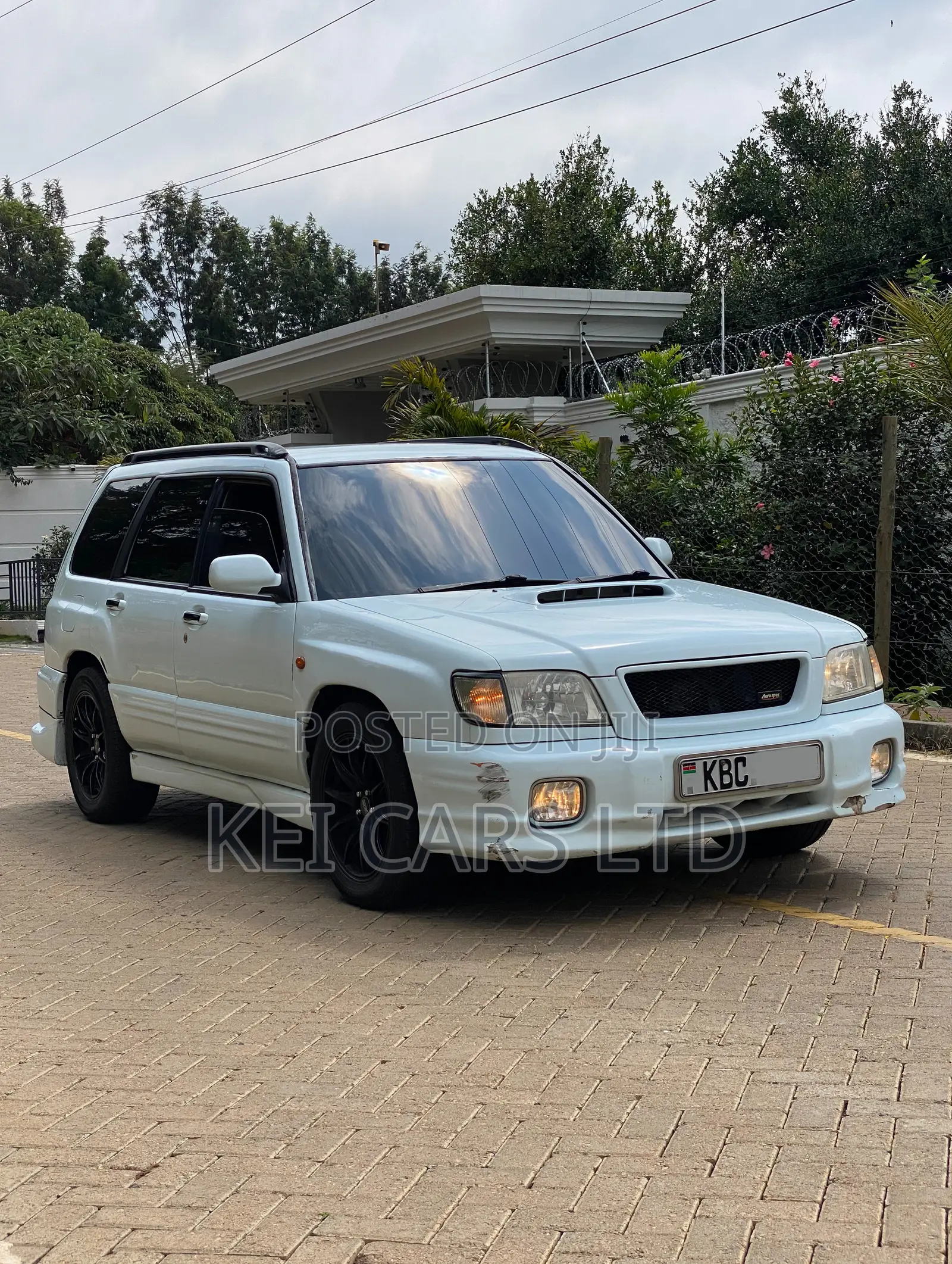 Subaru Forester 2001 White