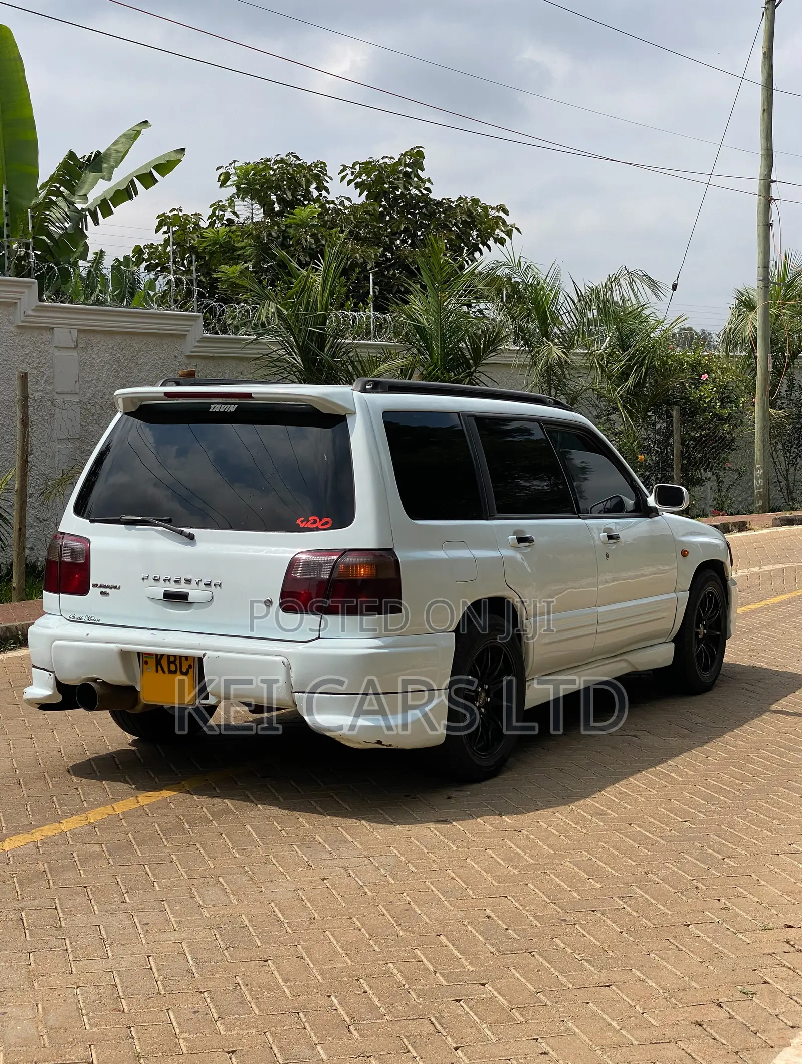 Subaru Forester 2001 White