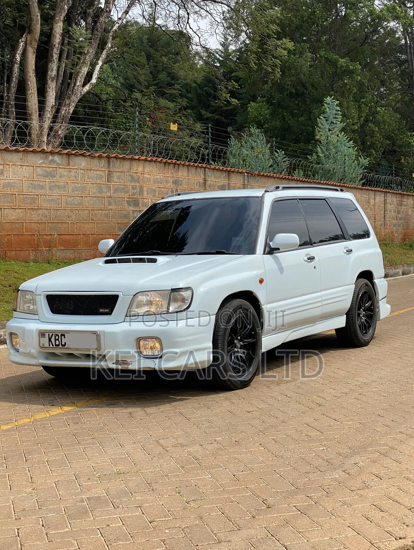 Subaru Forester 2001 White