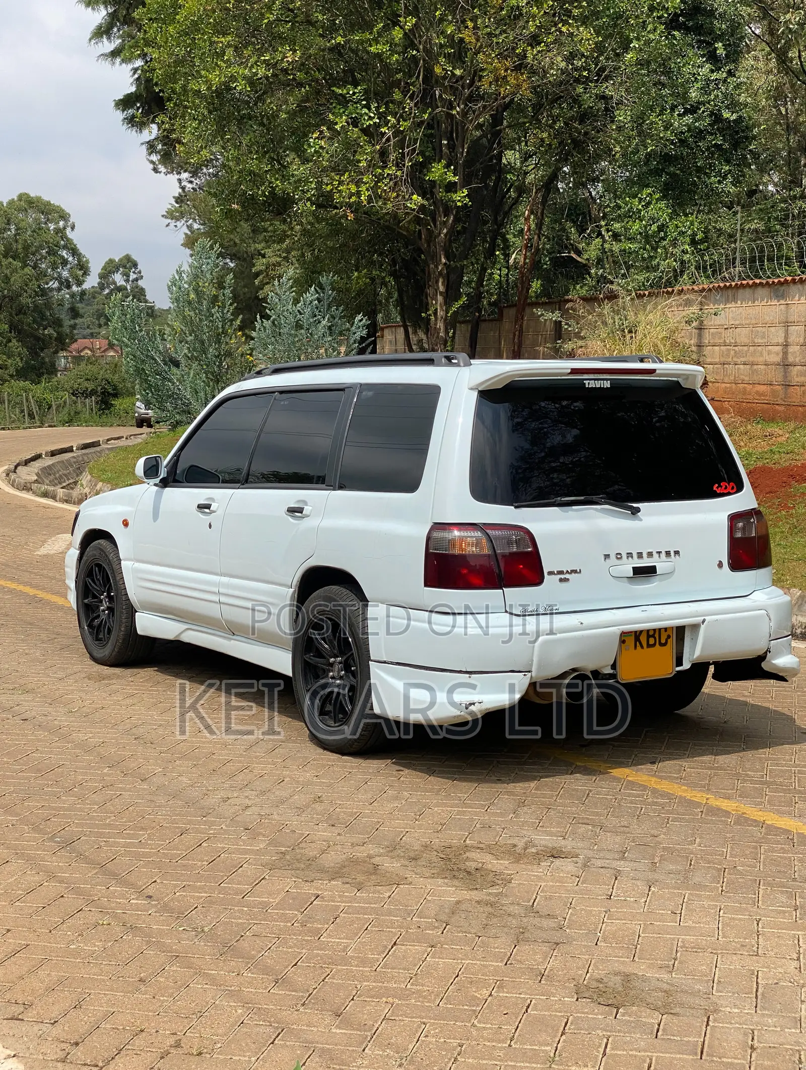 Subaru Forester 2001 White