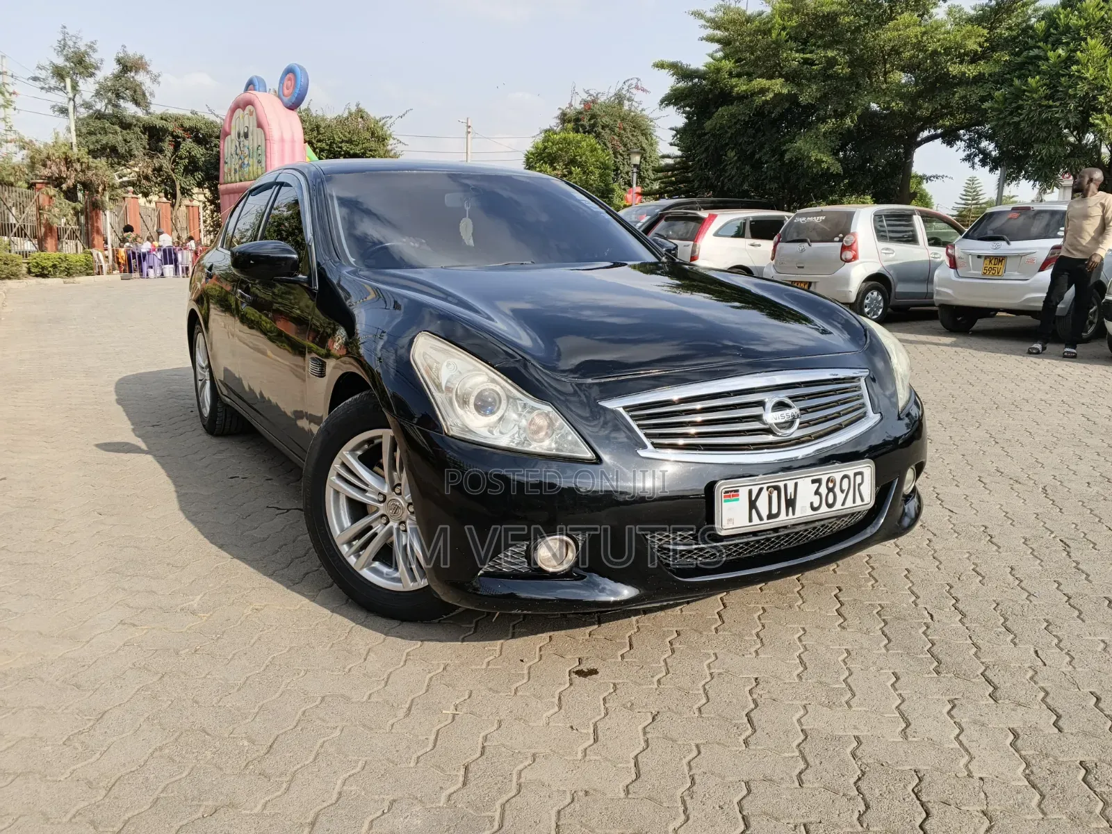 Nissan Skyline 2017 Black