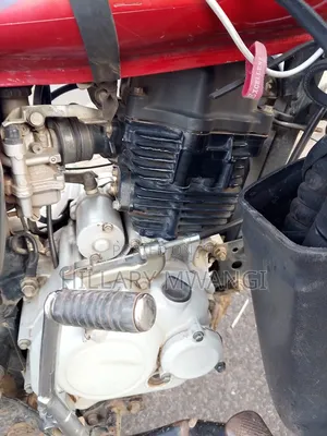 Bajaj Boxer 150 UG 2021 Red