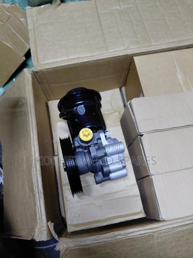 Prado J95, J120, Hilux Power Steering Pump 3rz Engine - thumbnail 2