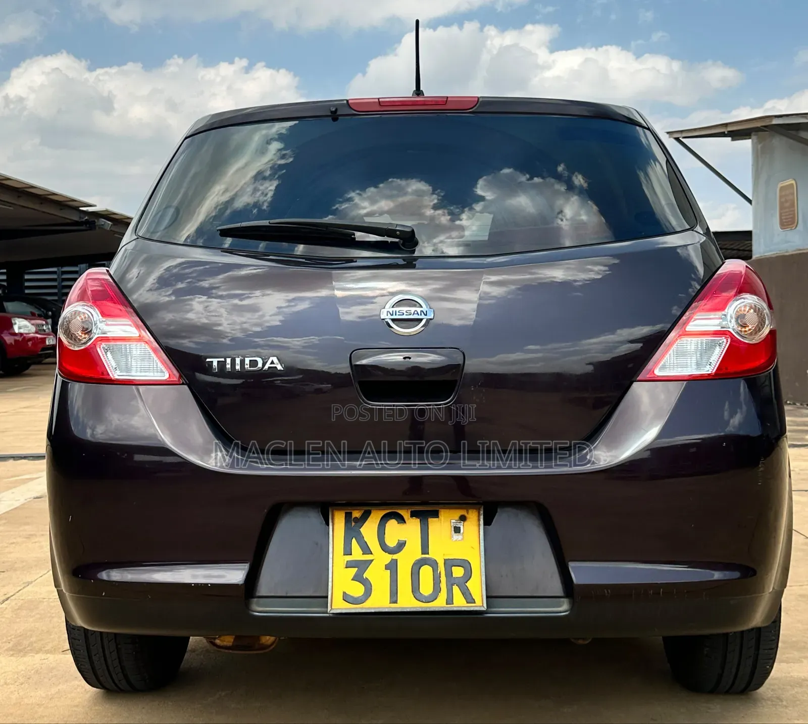 Nissan Tiida 2012 Maroon