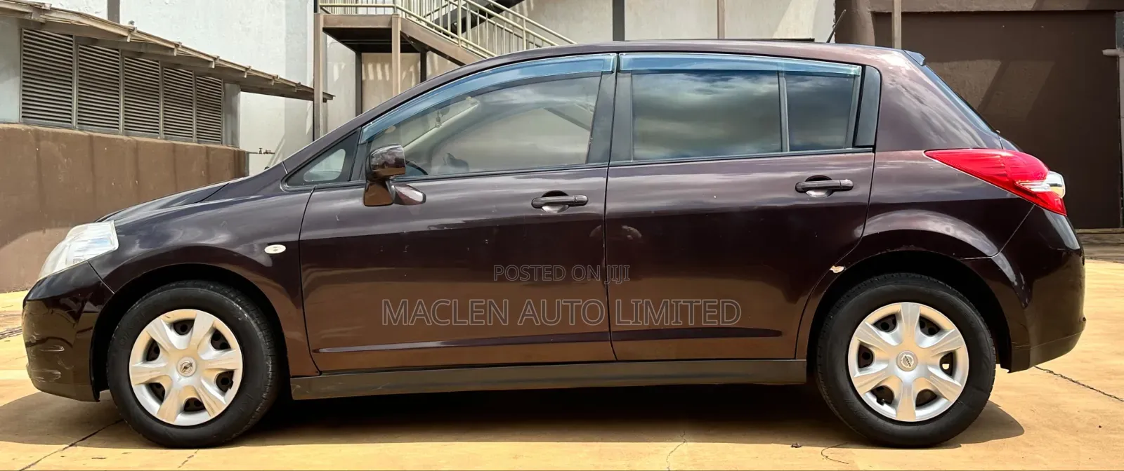 Nissan Tiida 2012 Maroon