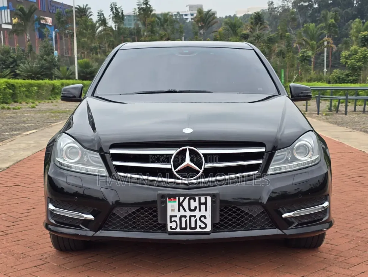 Mercedes-Benz C200 2010 Black