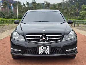 Mercedes-Benz C200 2010 Black