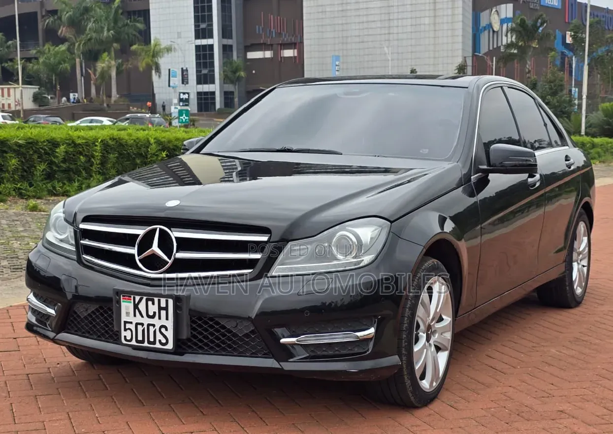 Mercedes-Benz C200 2010 Black