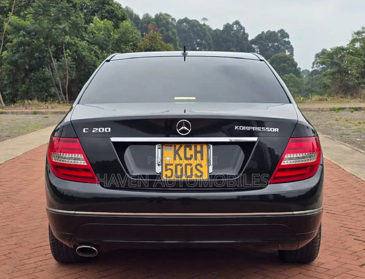 Mercedes-Benz C200 2010 Black