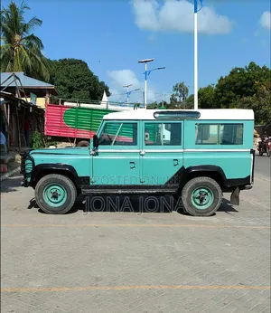 Land Rover Defender Soft Top 4x4 1995 Green