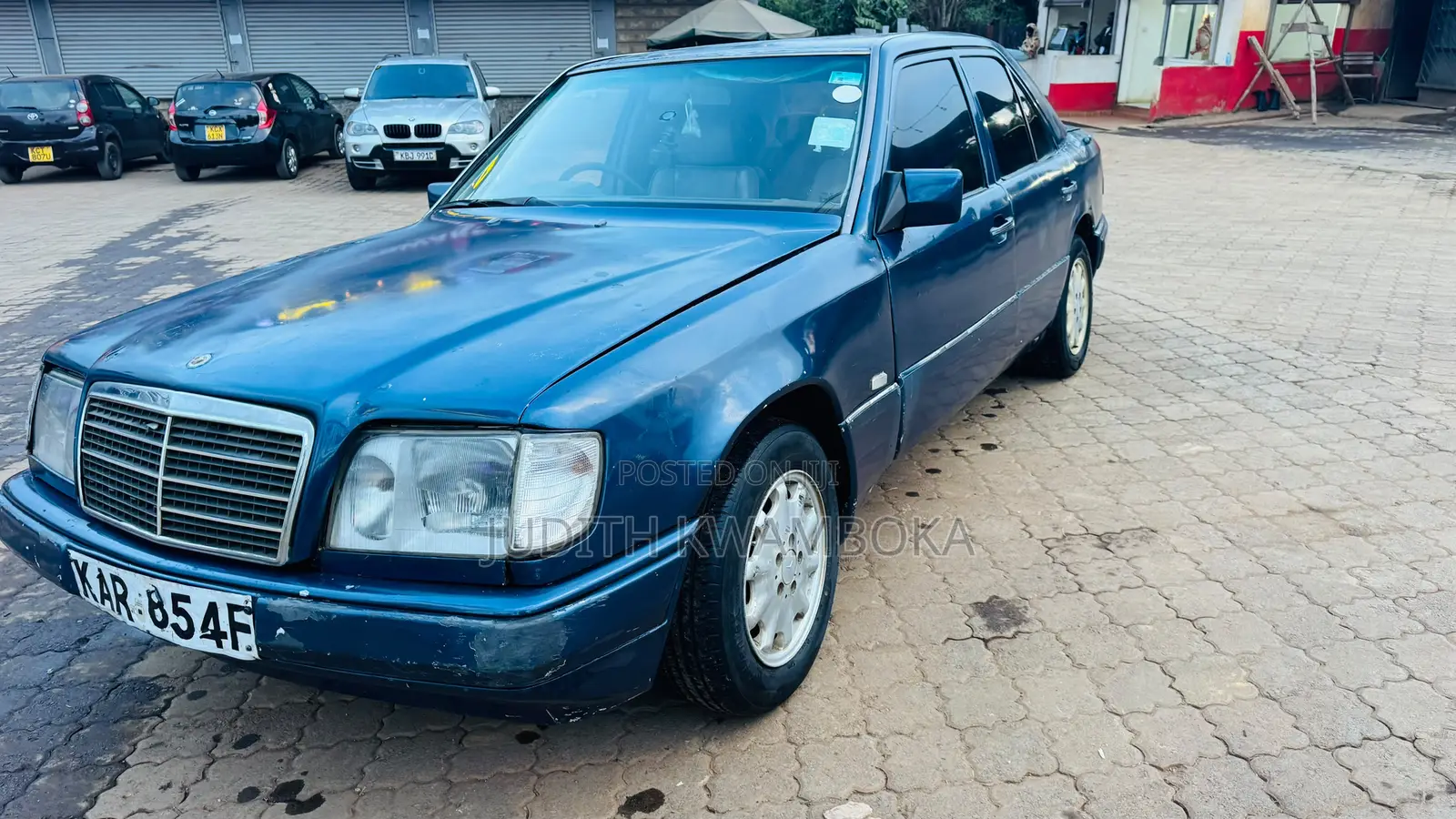 Mercedes-Benz E200 1995 Blue