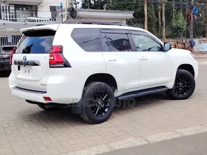 Toyota Land Cruiser Prado 2021 White