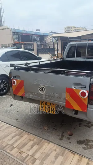 Isuzu Tougher 2002 Gray