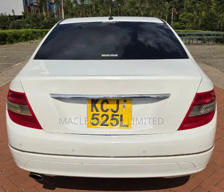 Mercedes-Benz C200 2010 White
