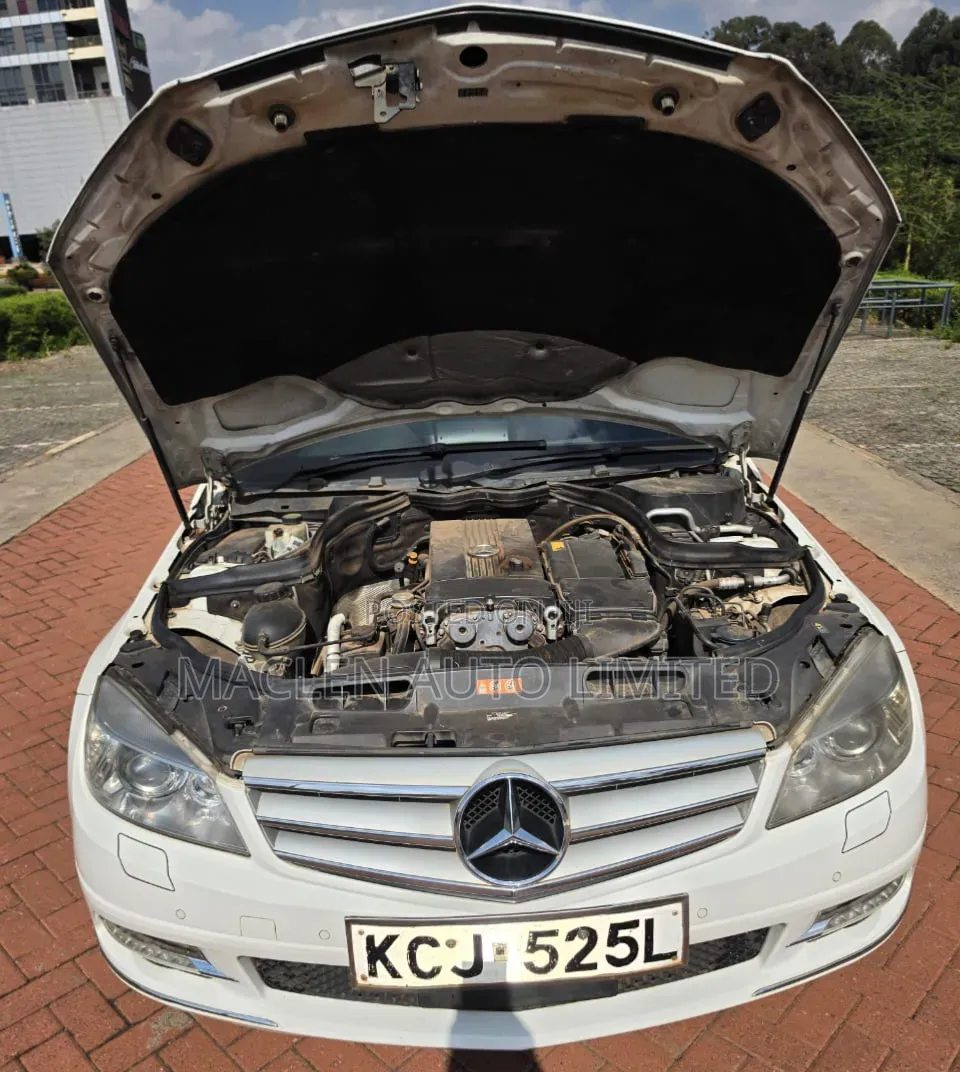 Mercedes-Benz C200 2010 White