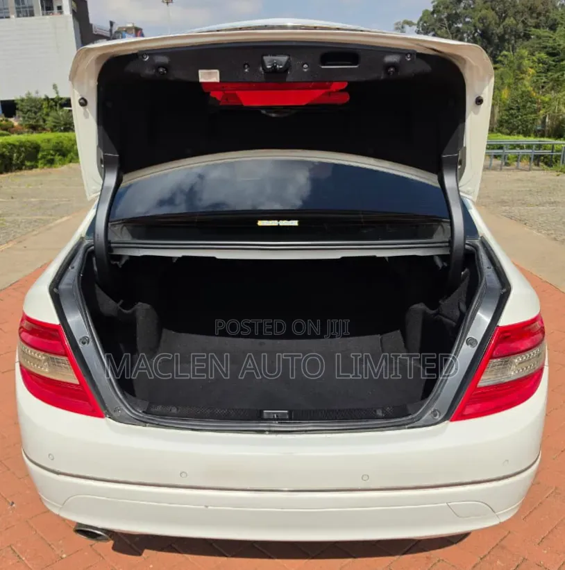 Mercedes-Benz C200 2010 White
