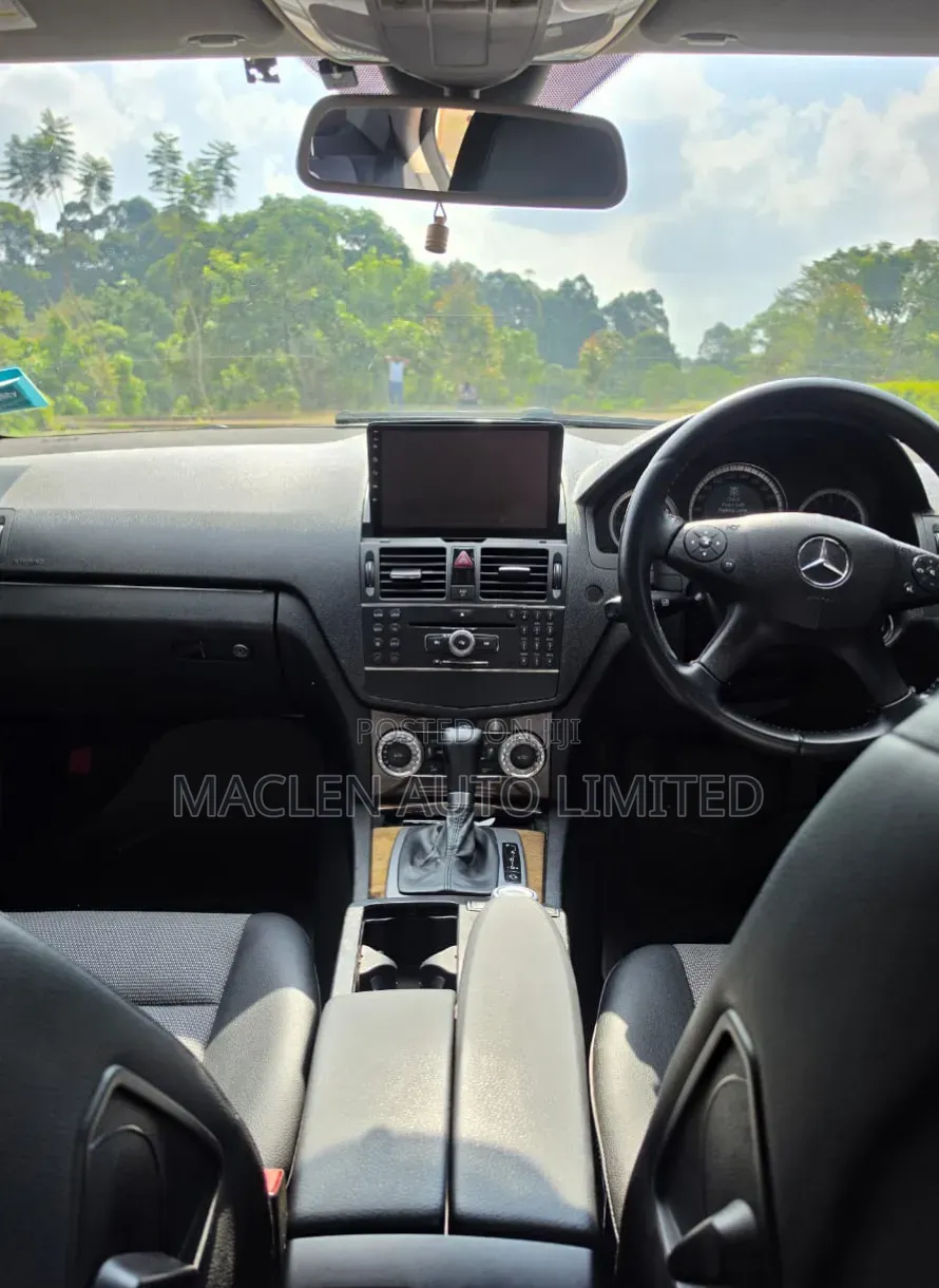 Mercedes-Benz C200 2010 White