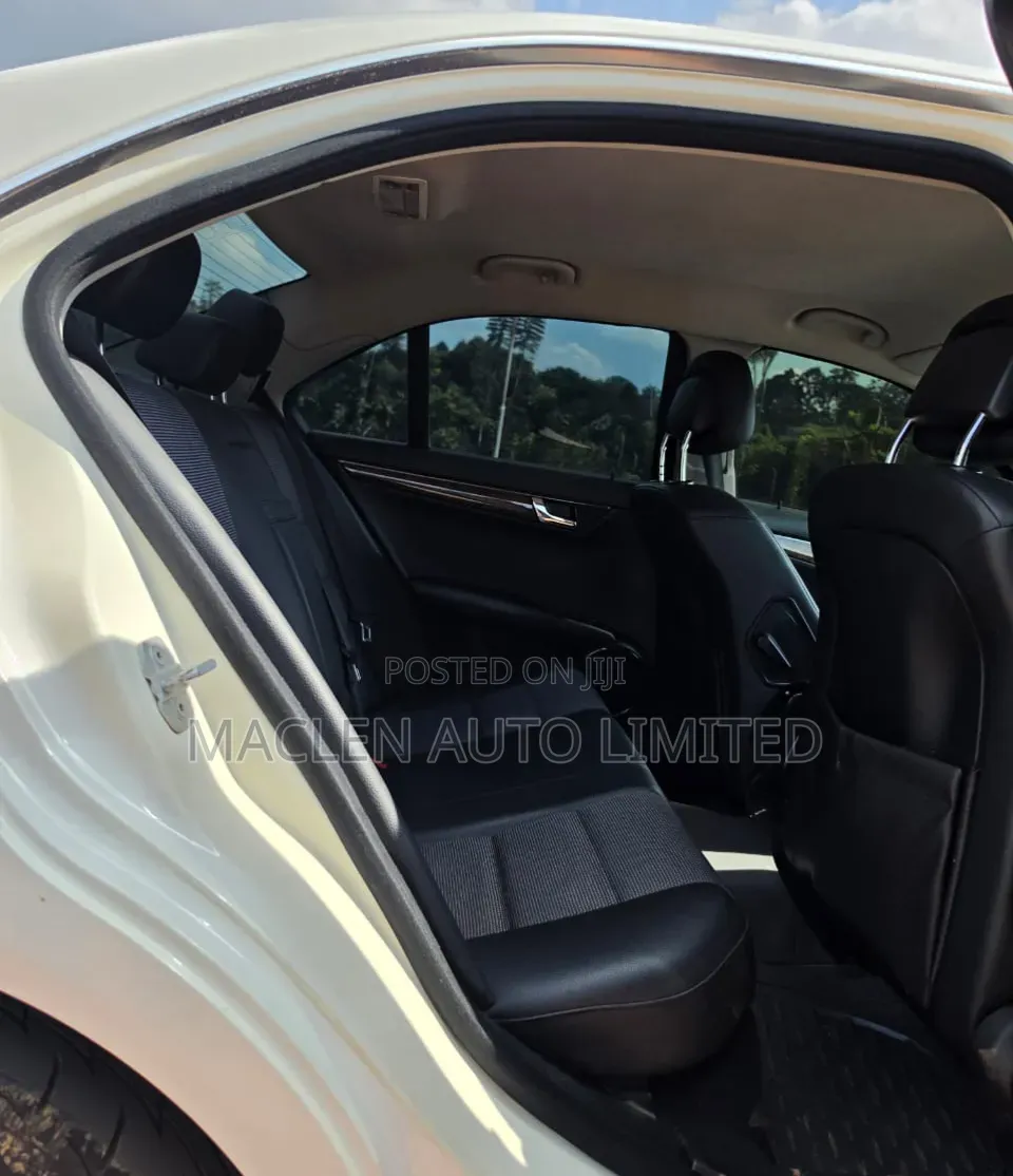 Mercedes-Benz C200 2010 White