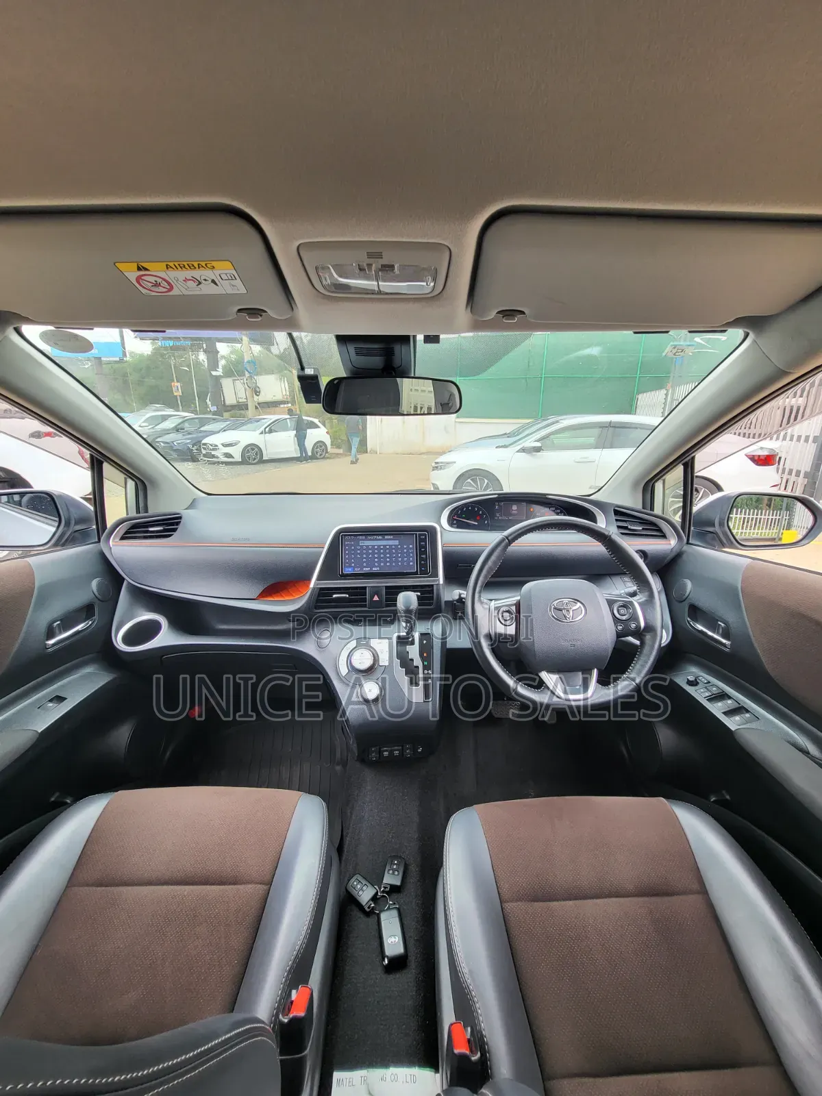 Toyota Sienta 2019 Silver