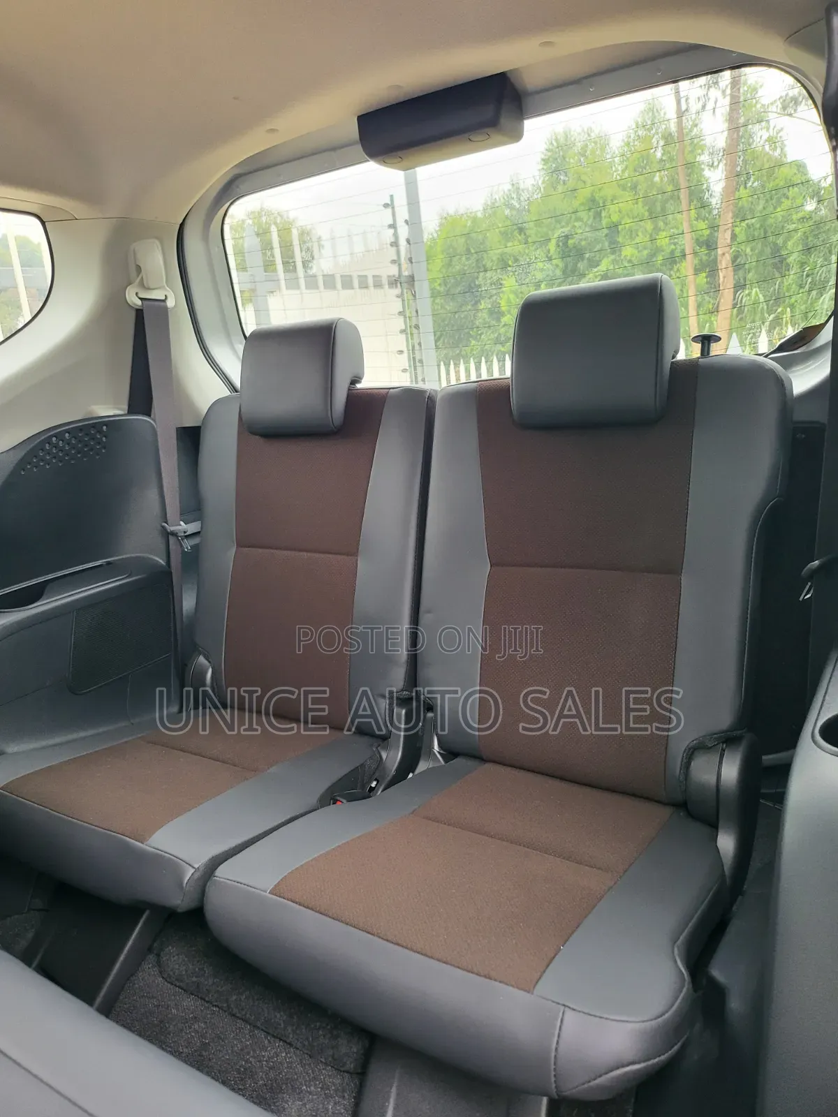 Toyota Sienta 2019 Silver