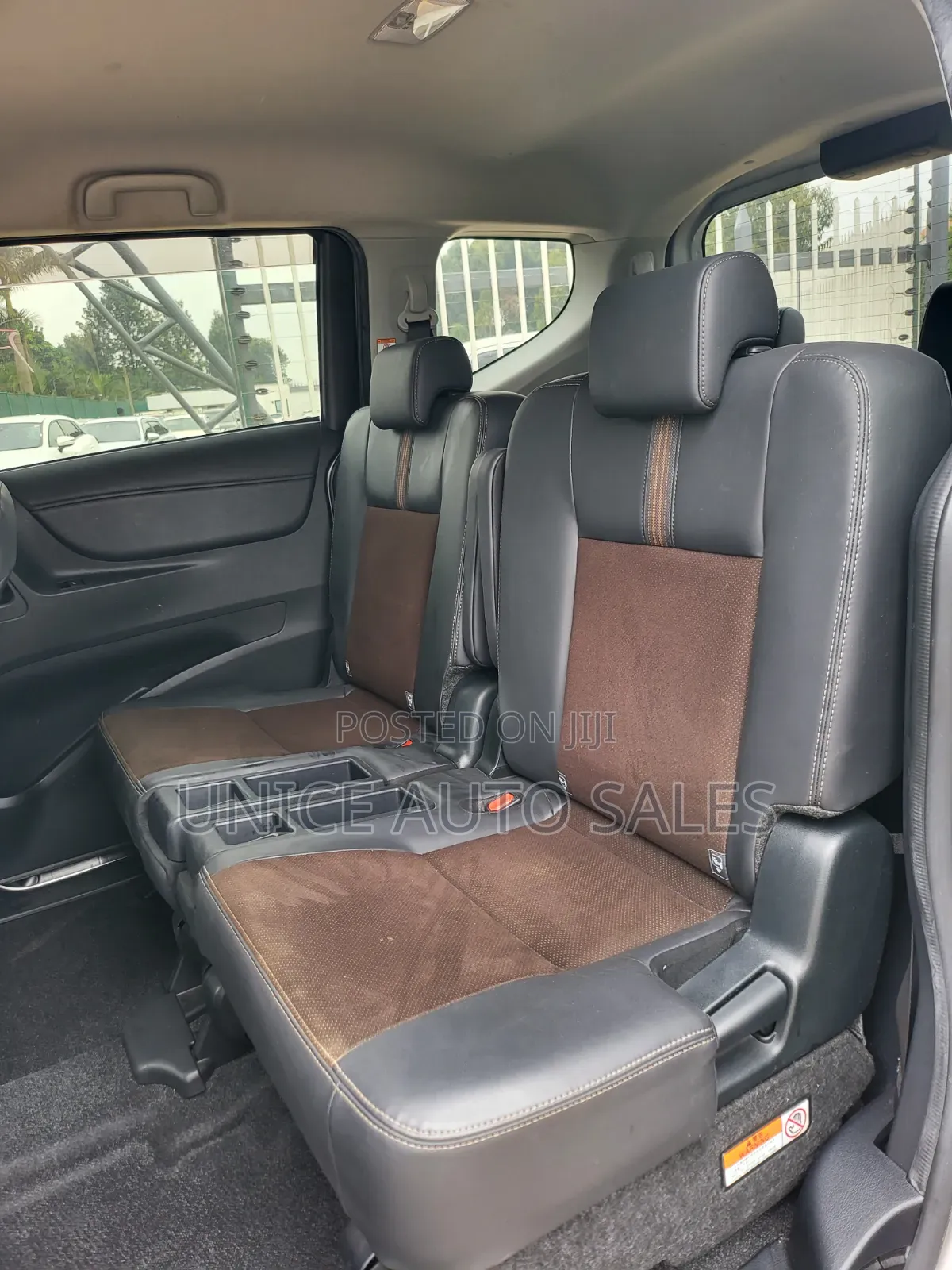 Toyota Sienta 2019 Silver