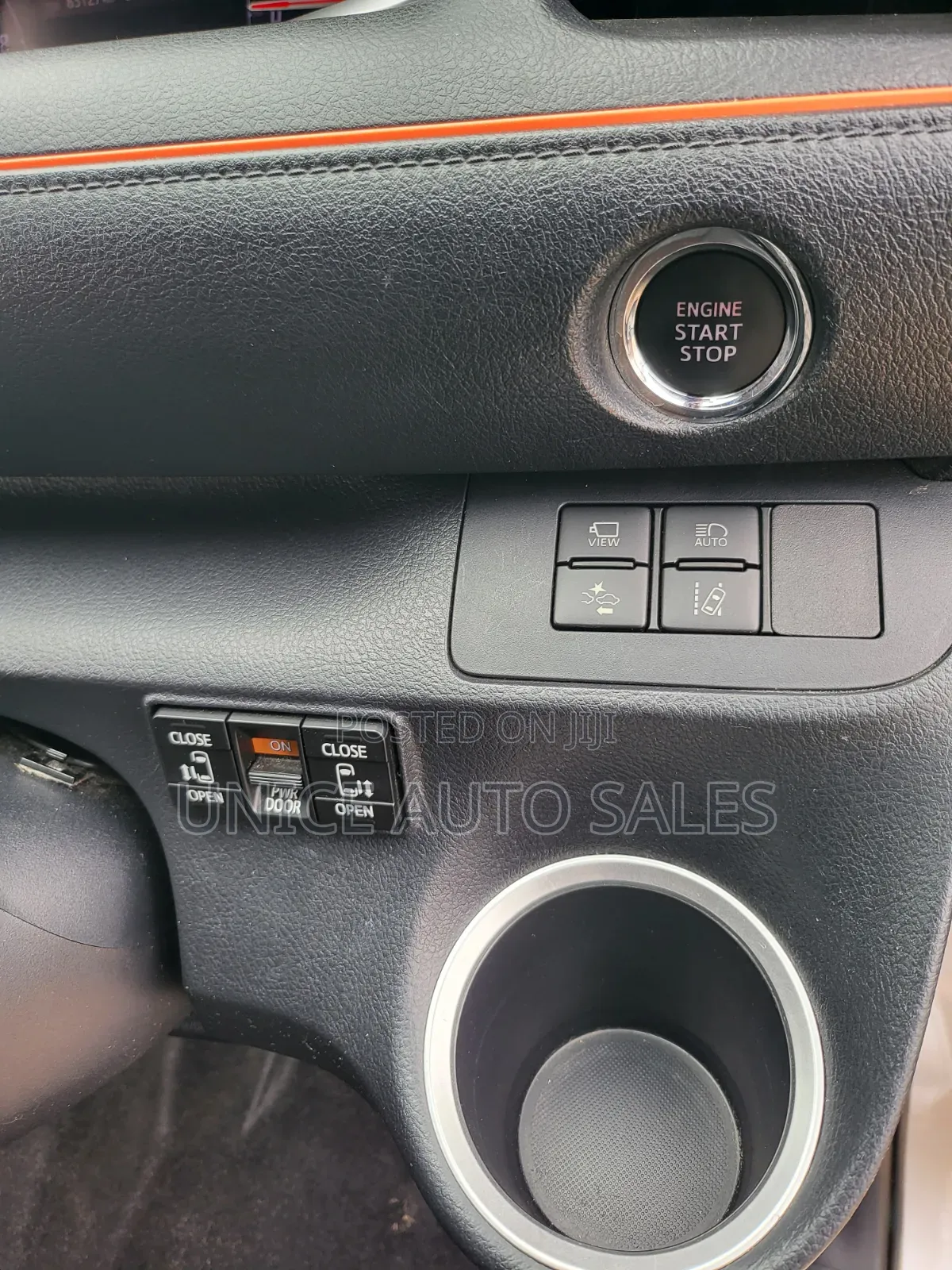 Toyota Sienta 2019 Silver