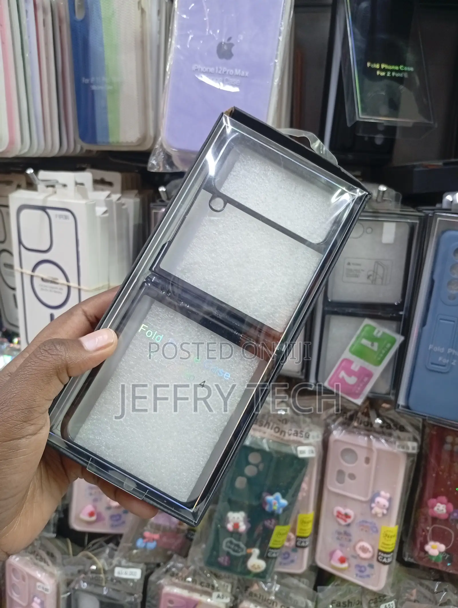 With Hinge Protection Specifically for the Samsung Galaxy Z Flip 4.