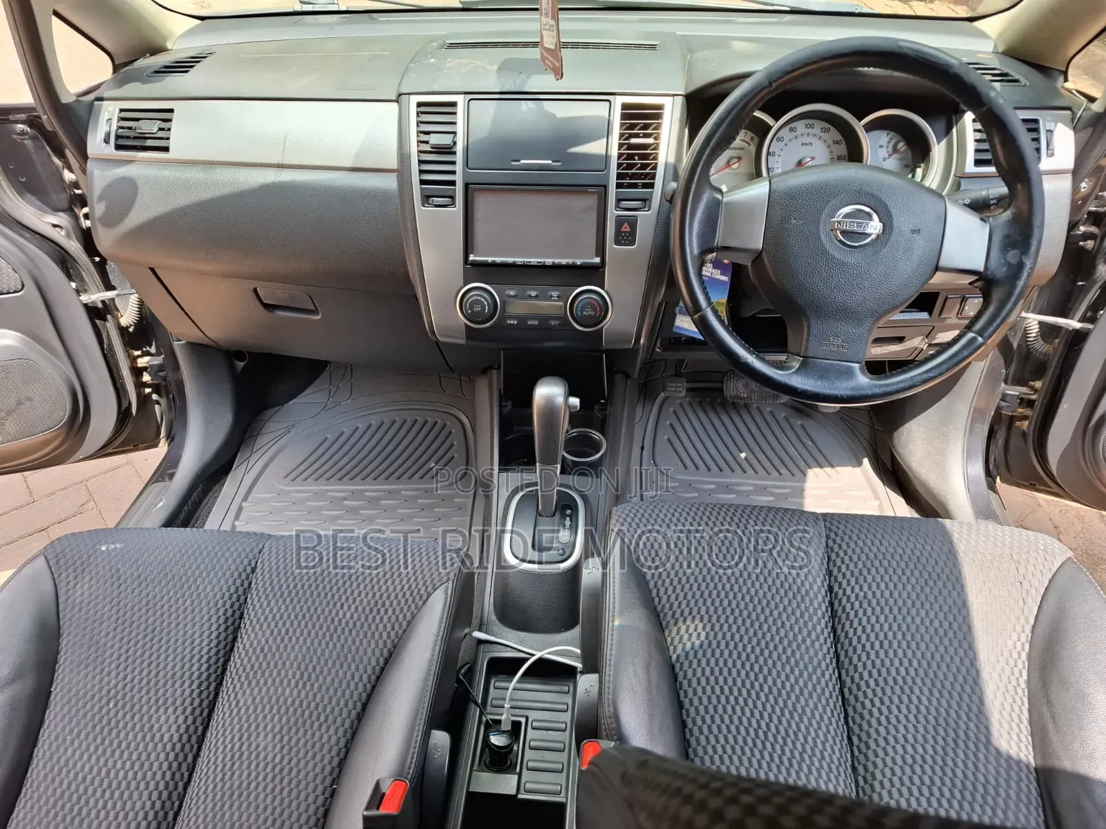 Nissan Tiida 2009 Black