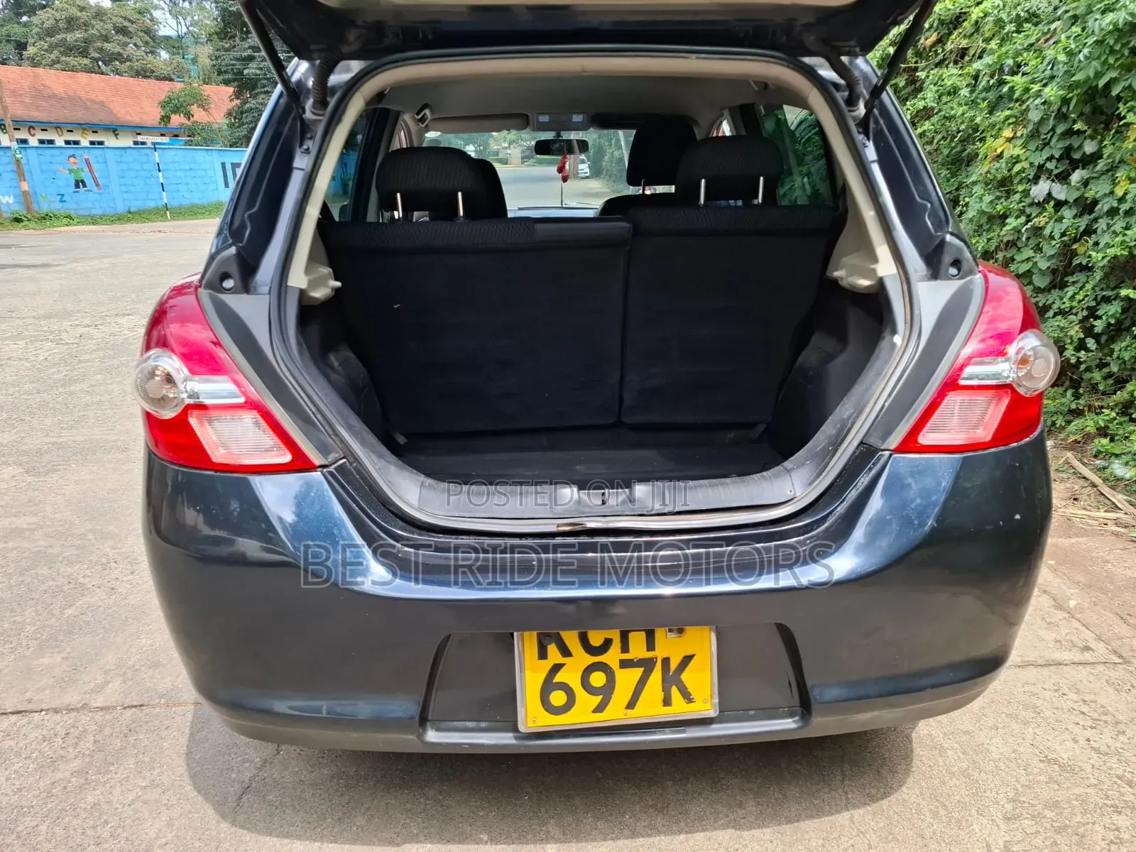 Nissan Tiida 2009 Black