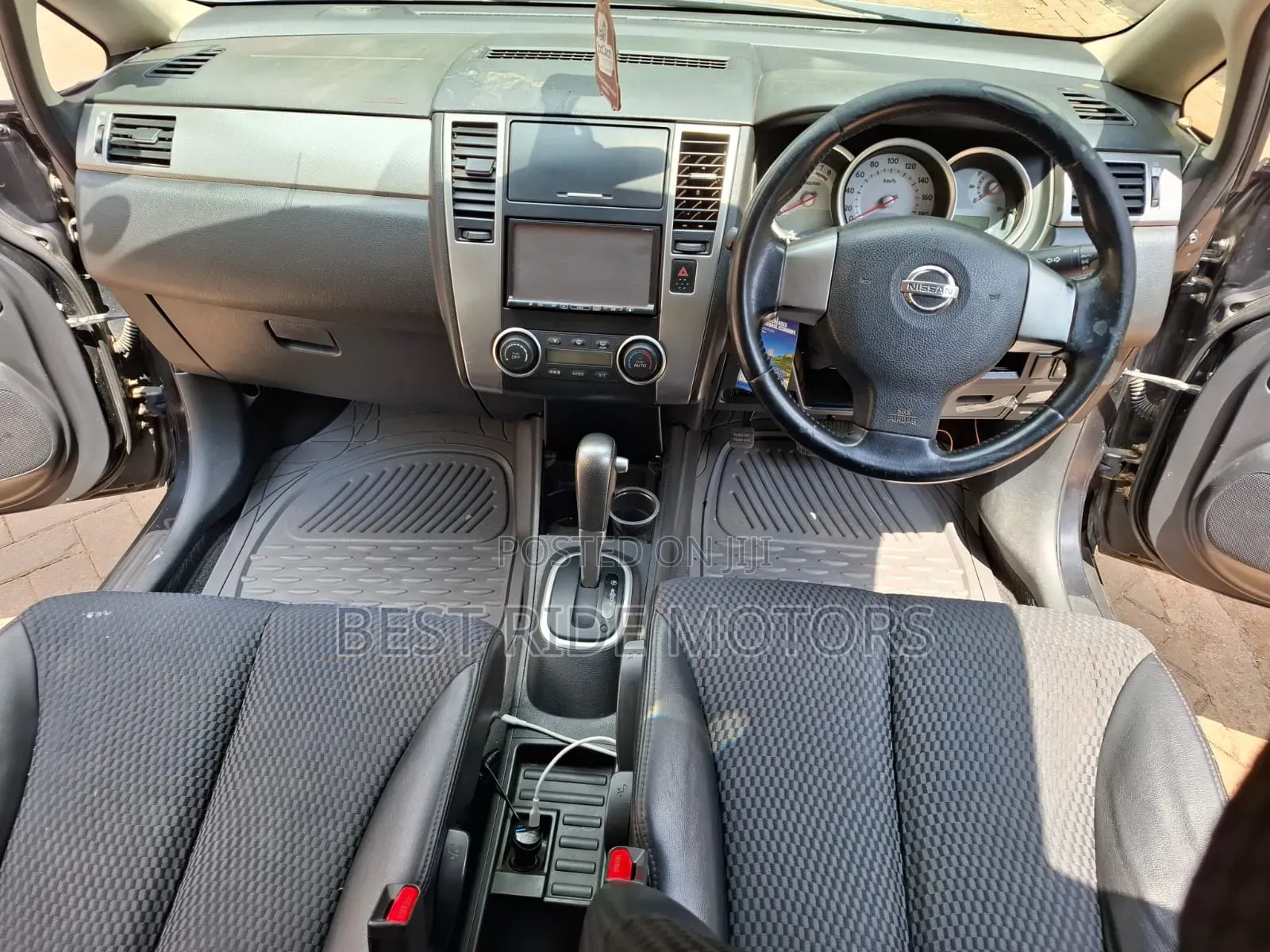 Nissan Tiida 2009 Black