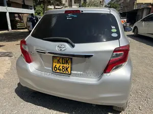 Toyota Vitz 2016 Silver