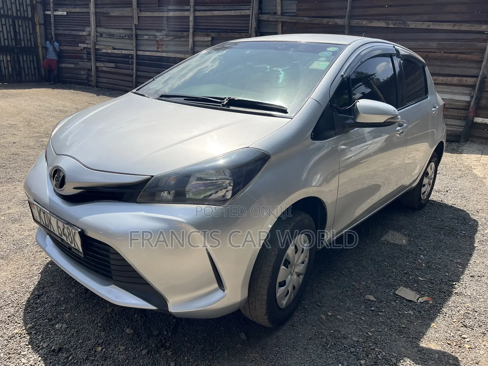Toyota Vitz 2016 Silver
