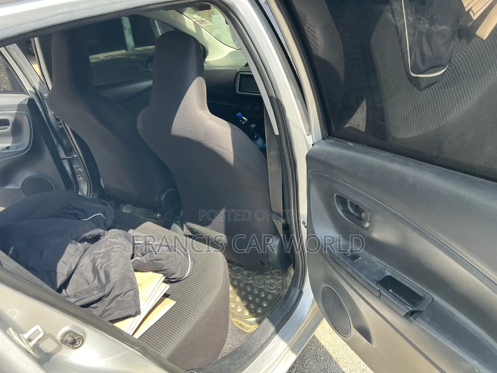 Toyota Vitz 2016 Silver