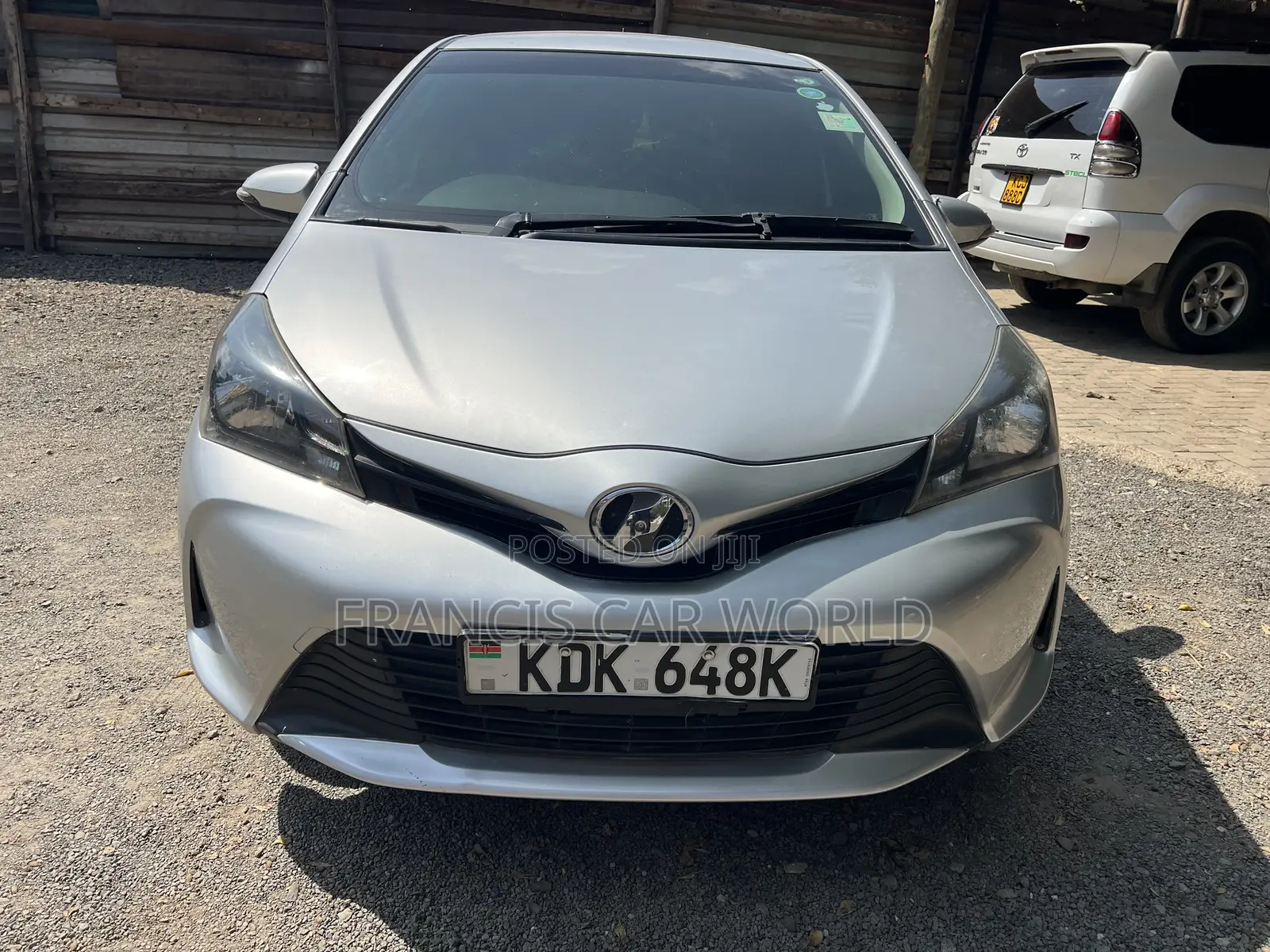 Toyota Vitz 2016 Silver