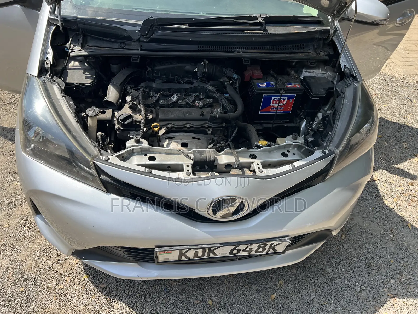 Toyota Vitz 2016 Silver