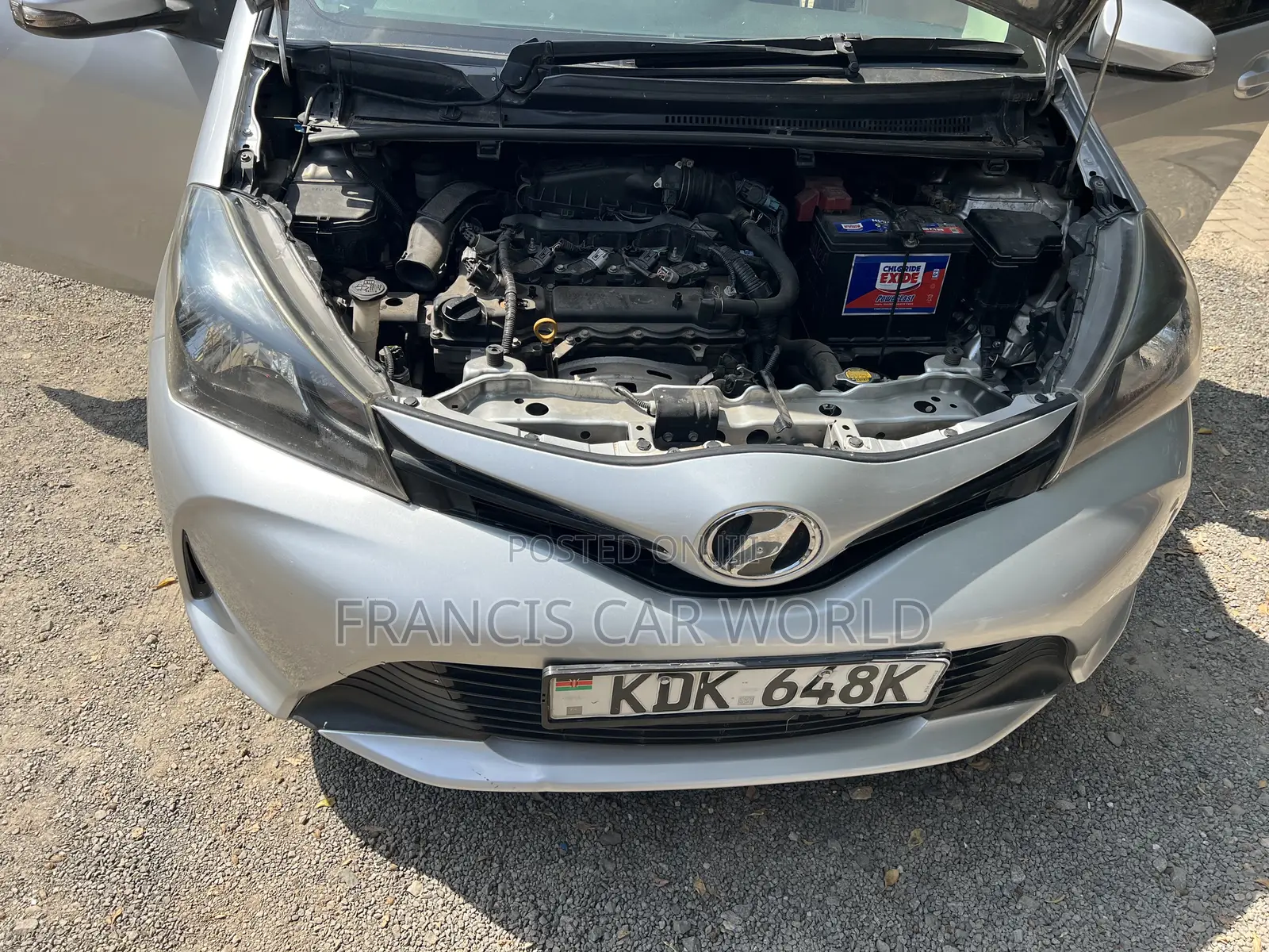 Toyota Vitz 2016 Silver