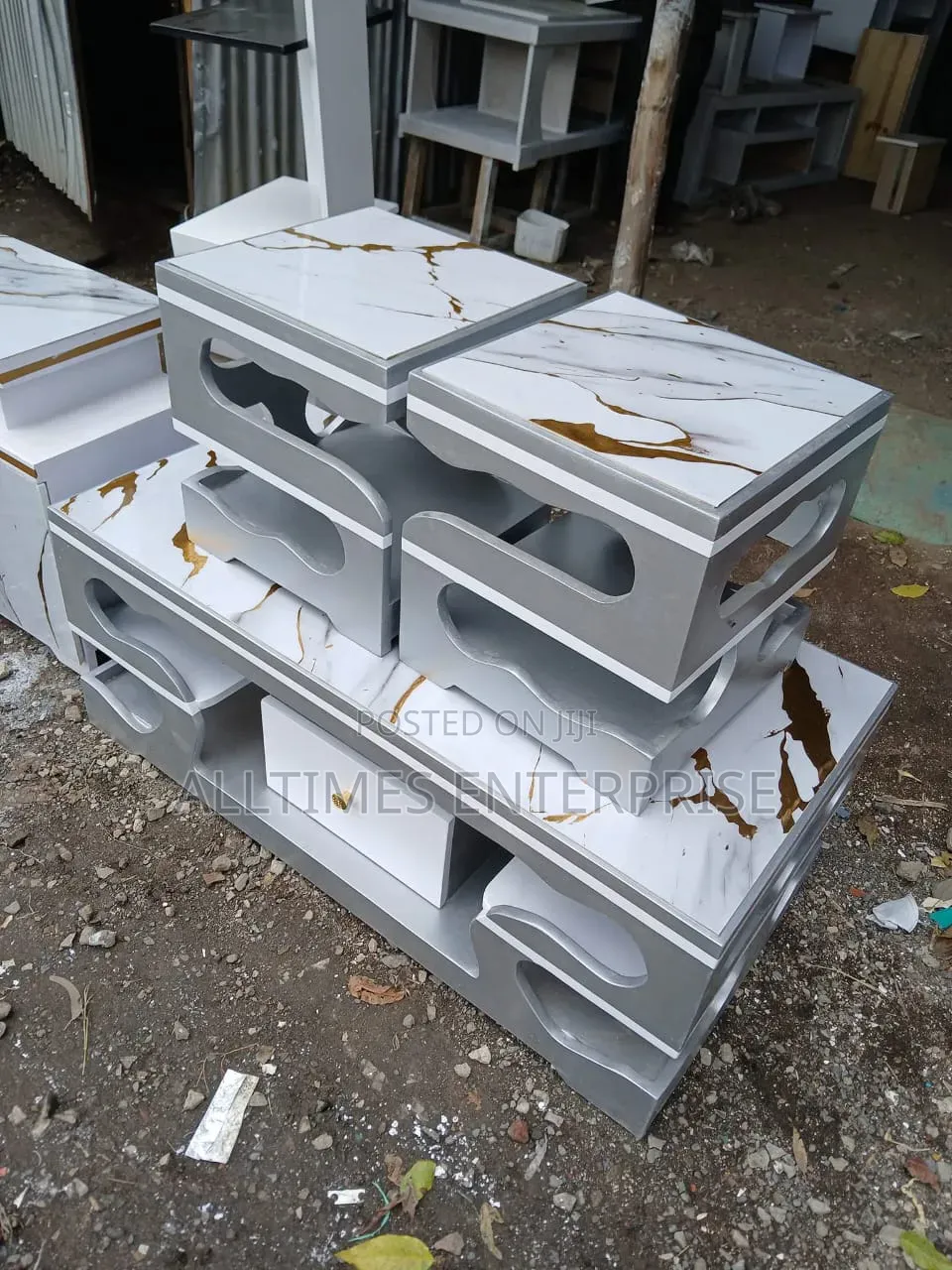 Modern Executive Coffee Table With Stools