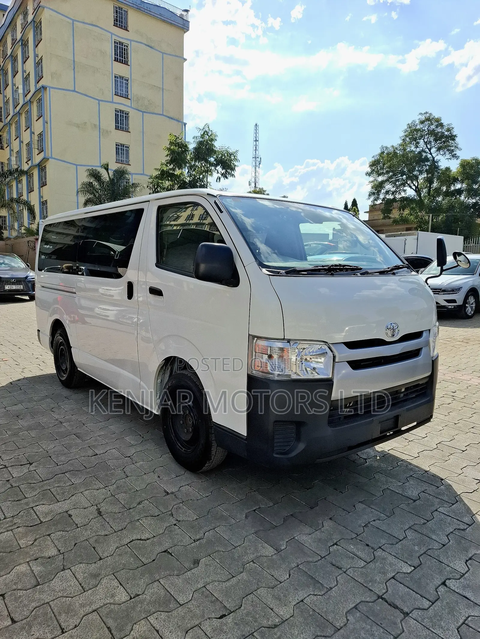 Toyota Regius 2019 White