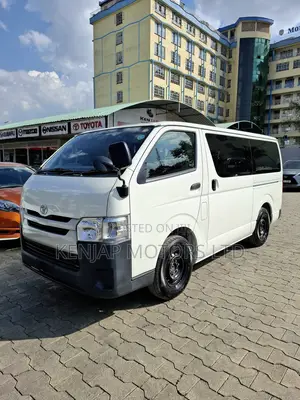 Toyota Regius 2019 White