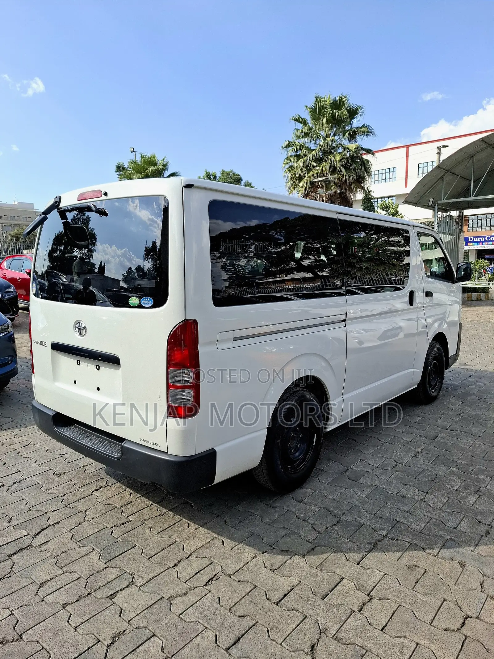 Toyota Regius 2019 White