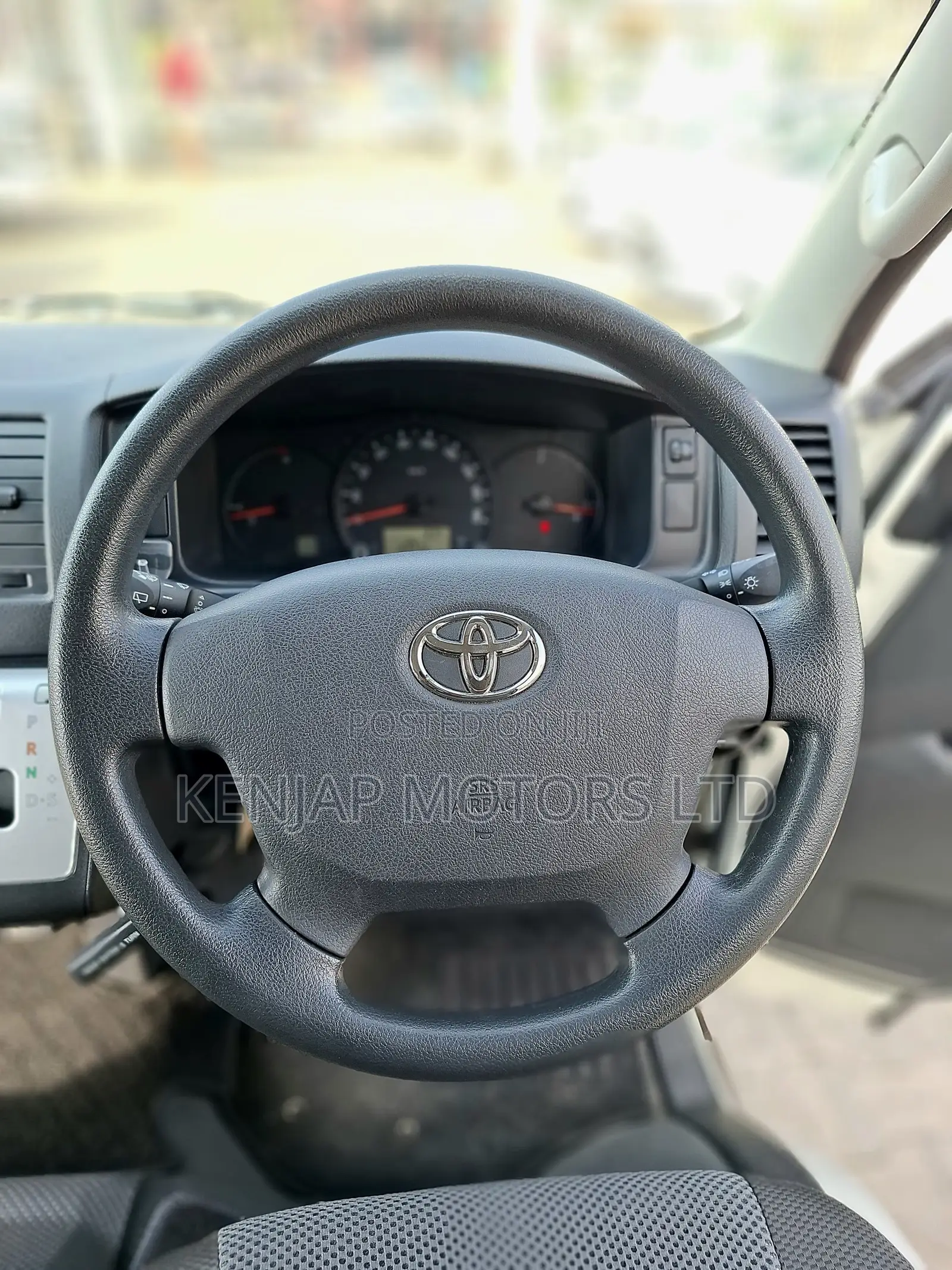 Toyota Regius 2019 White